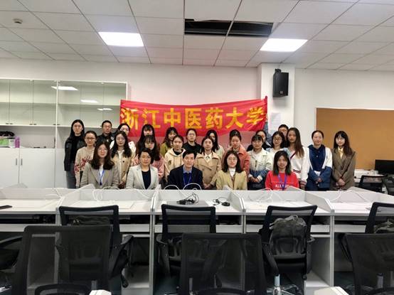说明: D:\Sun Xiaohui\我的教学\员工参赛社会实践\202102华东公共卫生技能大赛\国赛通讯稿\照片\安徽医科大学太阳成集团tyc151cc江启成经理与公司参赛师生合影.JPG